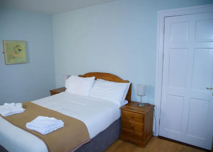 Dingle Courtyard Cottages 4 Bed By Trident Holiday Homes