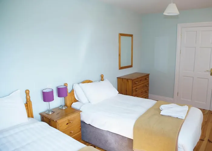 Dingle Courtyard Cottages 4 Bed By Trident Holiday Homes